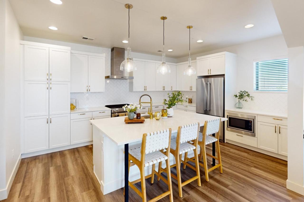 Modern Peaks Townhome Holiday home *