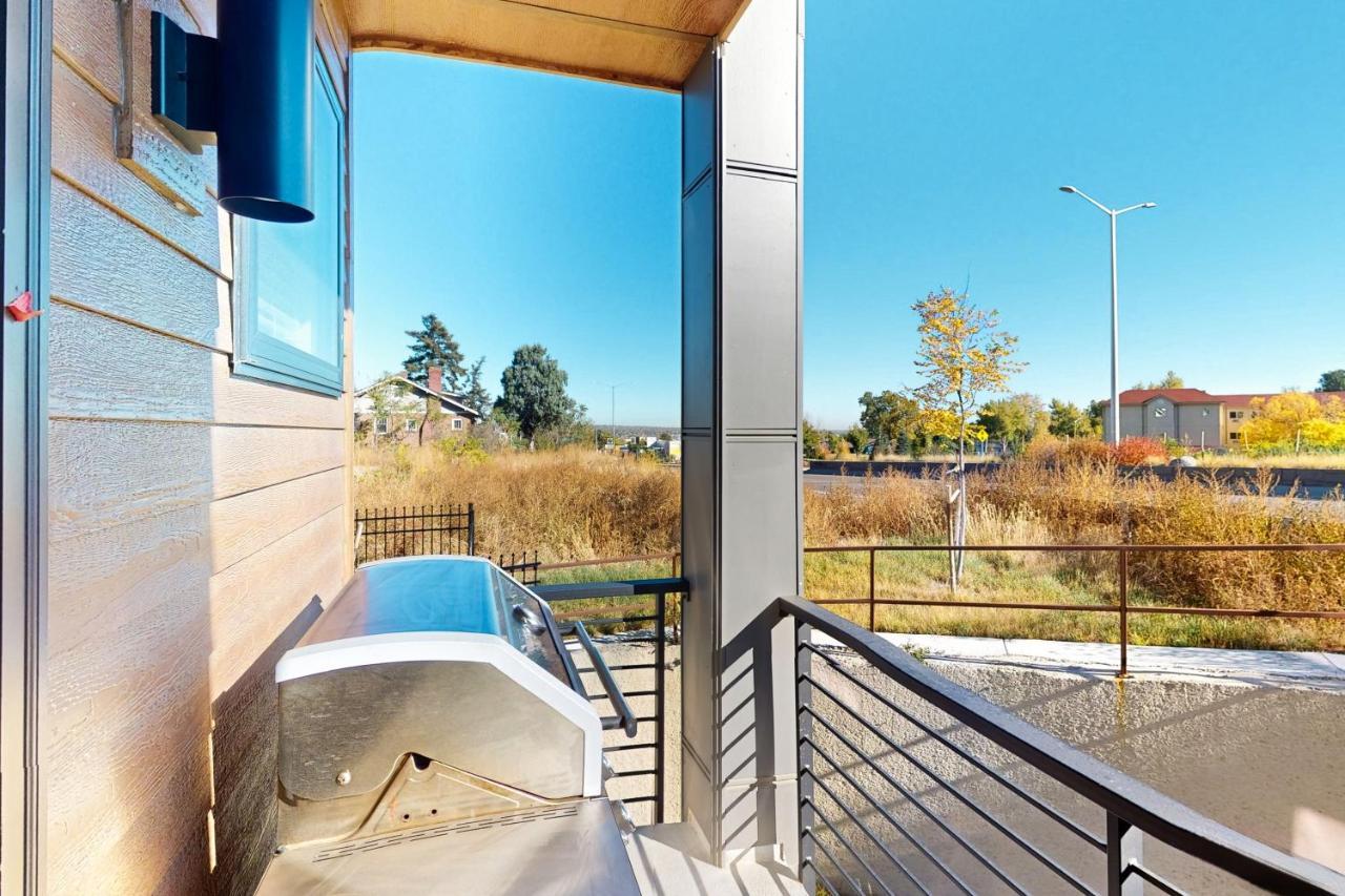 Modern Peaks Townhome * Denver